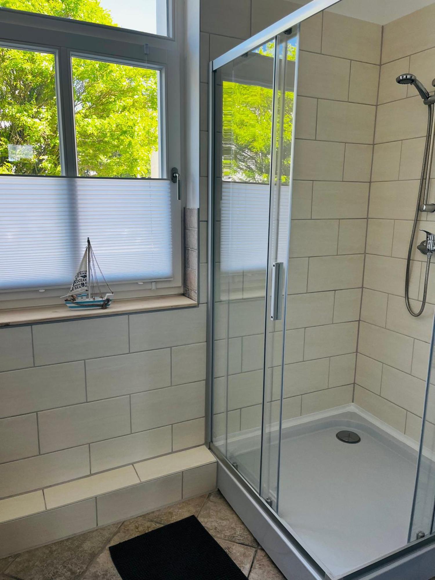 Kapitaenshaus An Der Warnow Mit Sauna ロストック エクステリア 写真
